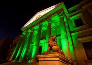 España se ilumina de verde